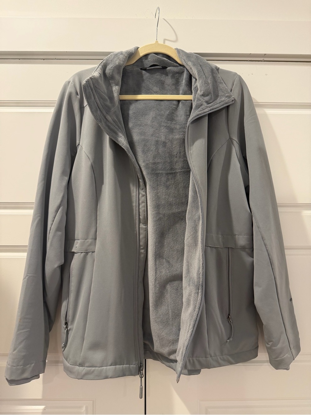 Women’s North face Light Gray Softshell Jacket with Fleece Lining